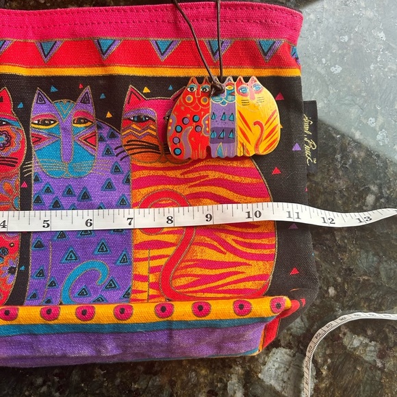 Vintage Laurel Burch Feline Friends 3 Cats Tote. With wooden charm. Zip top. - Picture 14 of 14